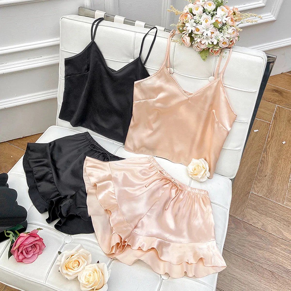 Tie Front Ruffle Hem Satin Pajamas Set Solid Breathable Sleepwear Homewear for Women
Tie Front Ruffle Hem Satin Pajamas Set Solid Breathable Sleepwear Homewear for Women