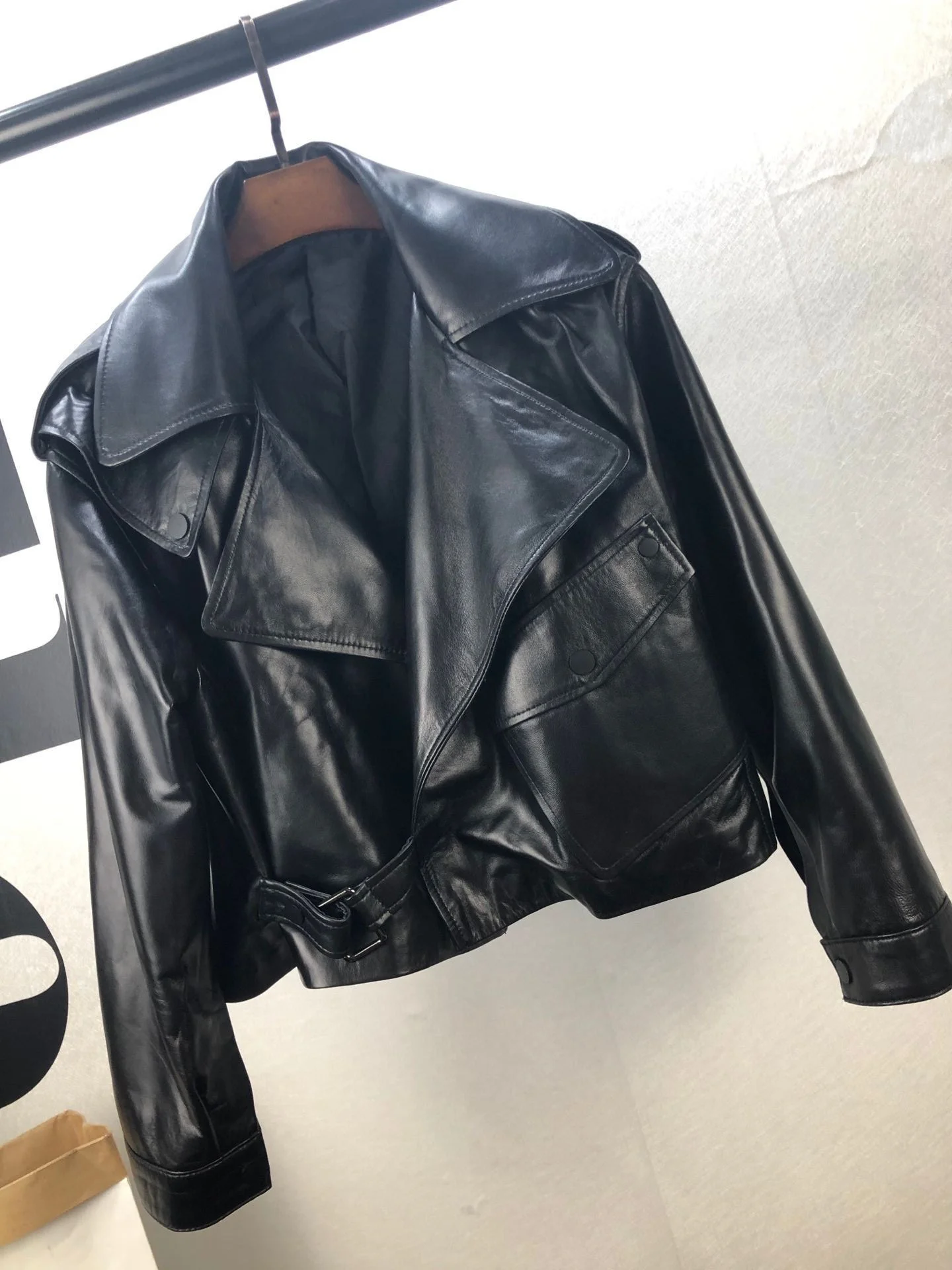 2023Leather jacket,Fashion High Quality Genuine Sheepskin Leather Coat Female Autumn Motorcycle Woman Jackets Women's Clothes Ro
2023Leather jacket,Fashion High Quality Genuine Sheepskin Leather Coat Female Autumn Motorcycle Woman Jackets Women's Clothes Ro