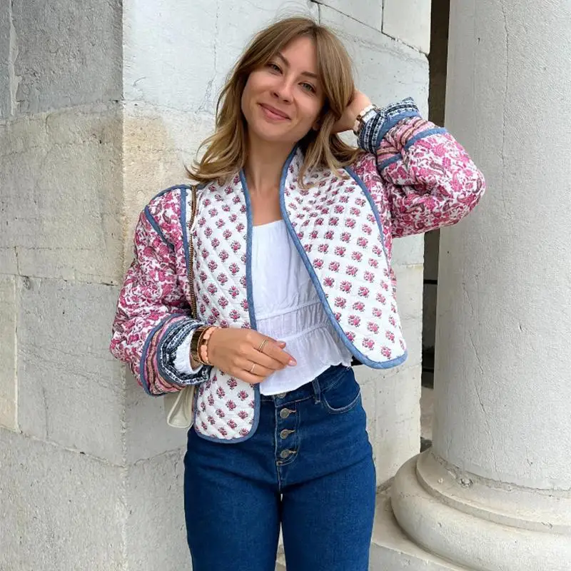 Casual Vintage V-neck Floral Print Patchwork Cotton Coats Streetwear 2023 Autumn Winter Two Sides Wear Parka Women Short Jackets
Casual Vintage V-neck Floral Print Patchwork Cotton Coats Streetwear 2023 Autumn Winter Two Sides Wear Parka Women Short Jackets
