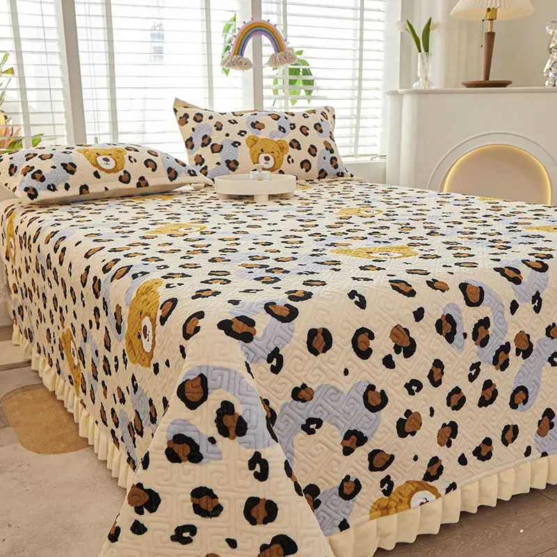 New Milk Velvet Bed Cover Three-piece Princess Wind Winter Warm Quilted Non-slip Sheets For People Double Four Seasons Universal
New Milk Velvet Bed Cover Three-piece Princess Wind Winter Warm Quilted Non-slip Sheets For People Double Four Seasons Universal