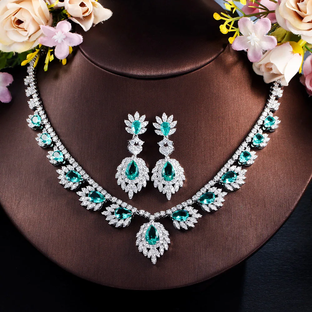 

CWWZircons 2Pcs CZ Green Cubic Zircon Dangle Drop Feather Wedding Bouquet Brides Jewelry Sets Luxury Necklace and Earrings T631