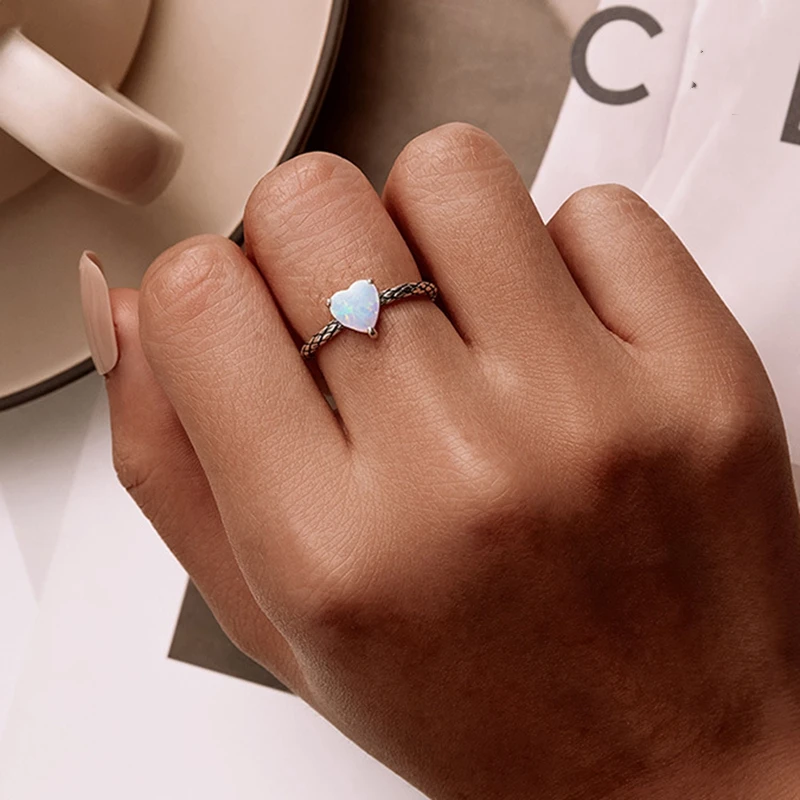 Retro 925 Sterling Silver Natural Blue Opal Love Ring For Women Snake Pattern Heart Shape Crystal Wedding Ring Fine Jewelry
Retro 925 Sterling Silver Natural Blue Opal Love Ring For Women Snake Pattern Heart Shape Crystal Wedding Ring Fine Jewelry