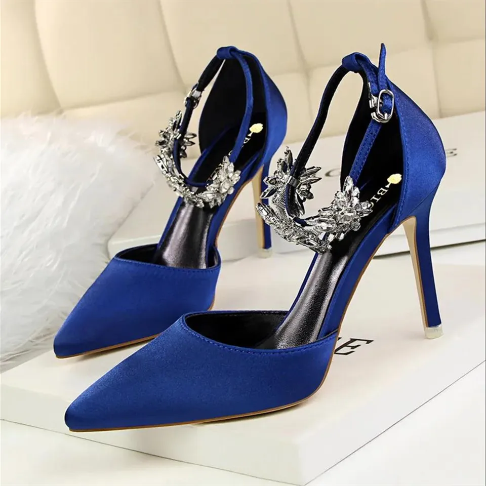 Zapatos De Mujer Fashion Sweet Navy Blue Satin Party High Heel Shoes for Women Elegant Beautiful Comfort Summer Lady Pumps G153
Zapatos De Mujer Fashion Sweet Navy Blue Satin Party High Heel Shoes for Women Elegant Beautiful Comfort Summer Lady Pumps G153