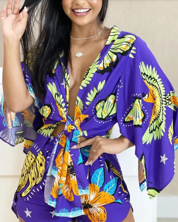 Bird Butterfly Print Cloak Sleeve Tied Detail Top & Shorts Set women summer 2022 new
Bird Butterfly Print Cloak Sleeve Tied Detail Top & Shorts Set women summer 2022 new