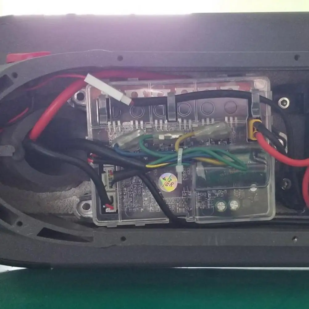Electric Scooter Controller High-power Safe Easy Carry Scooter Motherboard Controller Replacement Scooter Controller
Electric Scooter Controller High-power Safe Easy Carry Scooter Motherboard Controller Replacement Scooter Controller