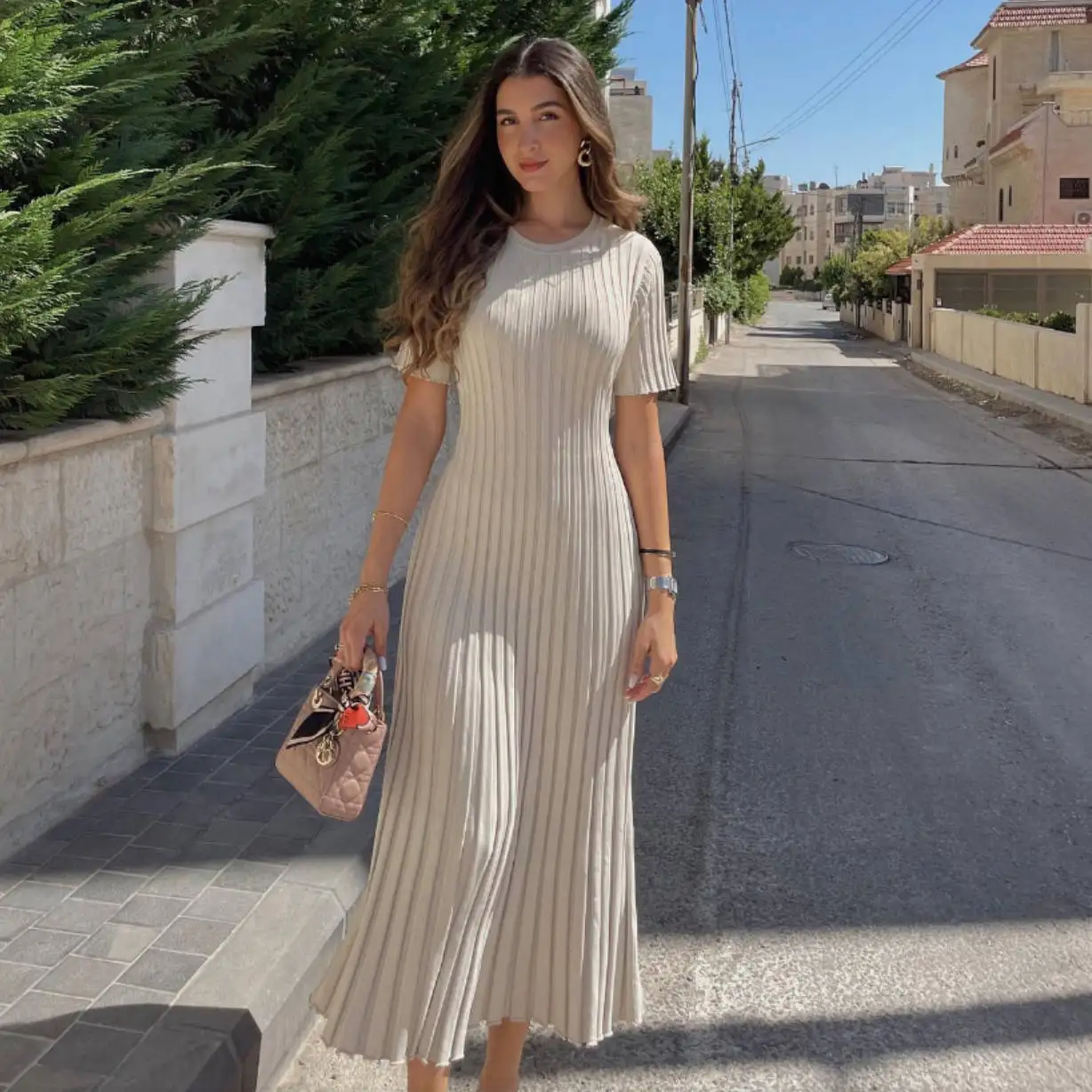 Autumn and Winter New Knitted Dress Casual Waisted Round Neck Big Pit Stripes Thin Knitted Long Skirt Slim and Comfortable
Autumn and Winter New Knitted Dress Casual Waisted Round Neck Big Pit Stripes Thin Knitted Long Skirt Slim and Comfortable