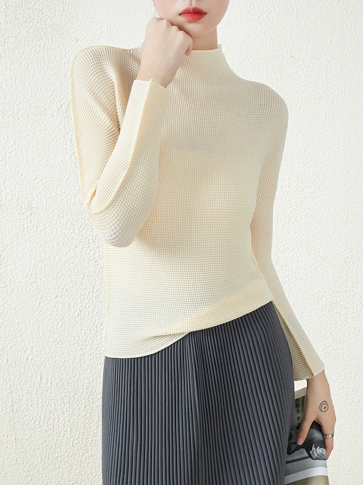 Miyake pleated long-sleeved t-shirt top women's design sense niche light early autumn western style half-neck bottoming shirt
Miyake pleated long-sleeved t-shirt top women's design sense niche light early autumn western style half-neck bottoming shirt