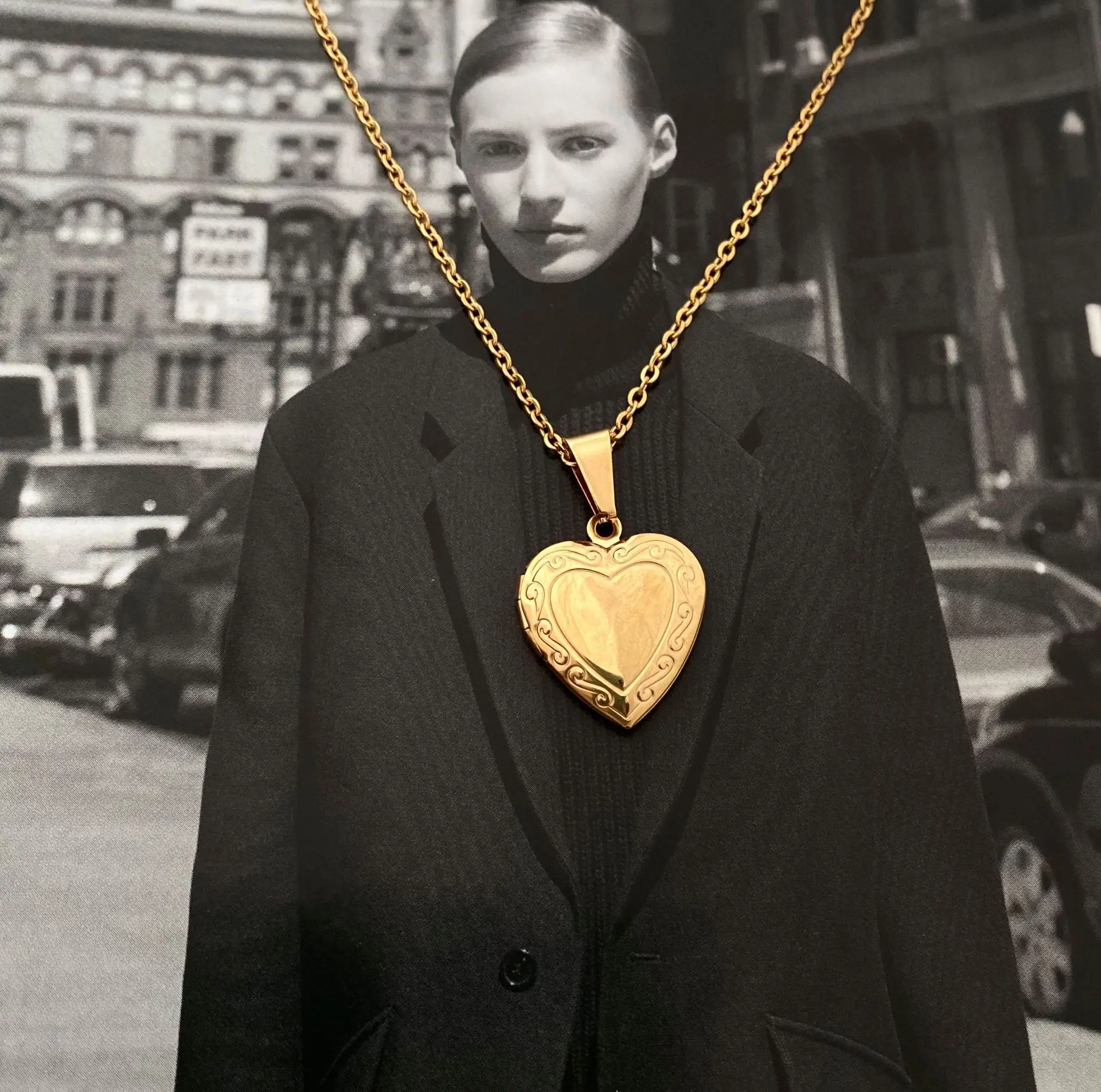 Ожерелье с откидной фоторамкой в виде французского персикового сердца подвеска в виде сердца из титановой стали открывается
Ожерелье с откидной фоторамкой в виде французского персикового сердца подвеска в виде сердца из титановой стали открывается