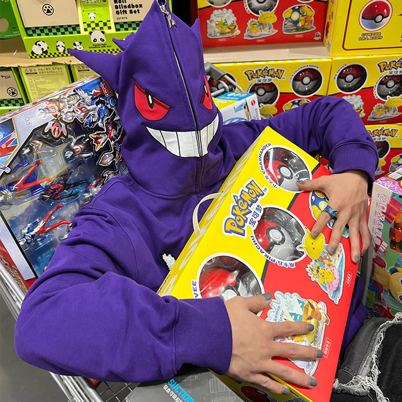 Свитер с капюшоном для косплея Pokemon Gengar, новый модный брендовый свободный американский стиль, мужская куртка с капюшоном на весну и осень, подарок
Свитер с капюшоном для косплея Pokemon Gengar, новый модный брендовый свободный американский стиль, мужская куртка с капюшоном на весну и осень, подарок