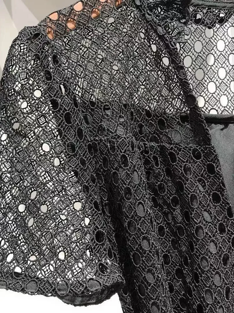 2022 Spring Summer Women's Hollow Out V-Neck Mini Dress Temperament Ruffles Trim Black A-Line Short Robes with Sashes
2022 Spring Summer Women's Hollow Out V-Neck Mini Dress Temperament Ruffles Trim Black A-Line Short Robes with Sashes