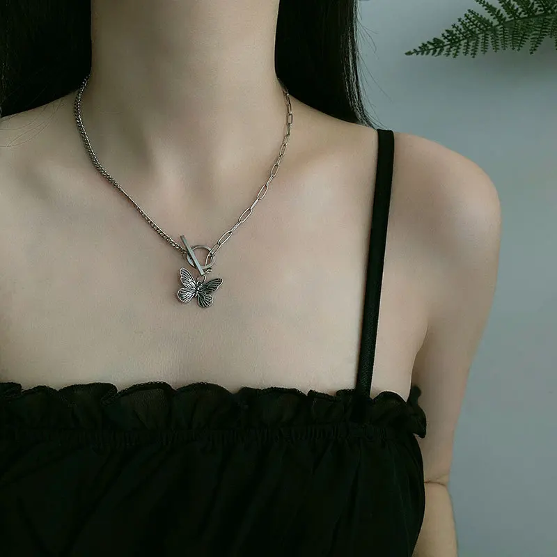 Fashion Simple OT Buckle Butterfly Necklaces For Women Retro Hip Hop Clavicle Chain Festival Gift Jewelry Accessories Wholesale
Fashion Simple OT Buckle Butterfly Necklaces For Women Retro Hip Hop Clavicle Chain Festival Gift Jewelry Accessories Wholesale