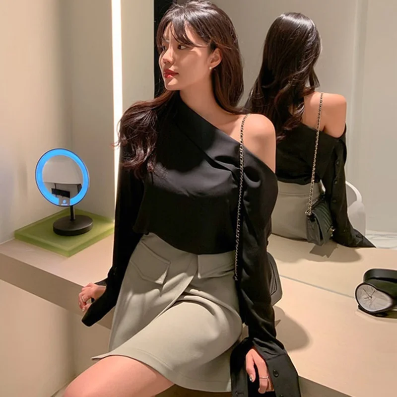 Loose Chic Fall Temperament Versatile Buttons Long-sleeved Shirt Top Women 2023 Women Korean Oblique Collar Loose Shoulders Tops
Loose Chic Fall Temperament Versatile Buttons Long-sleeved Shirt Top Women 2023 Women Korean Oblique Collar Loose Shoulders Tops