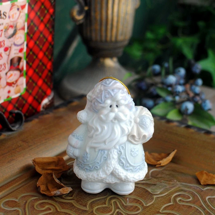 Vintage Hand-painted Ceramic Cute Santa Claus Christmas Decorations Pendant Decorations Small Gifts
Vintage Hand-painted Ceramic Cute Santa Claus Christmas Decorations Pendant Decorations Small Gifts