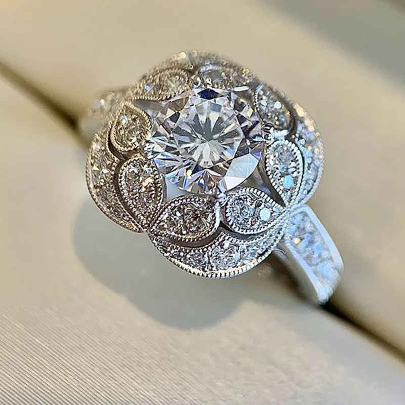 Unique Design Wedding Ring Women Flower Shaped Band Ceremony Party Luxury Ladies Finger Ring Nice Gift Fashion Jewelry
Unique Design Wedding Ring Women Flower Shaped Band Ceremony Party Luxury Ladies Finger Ring Nice Gift Fashion Jewelry