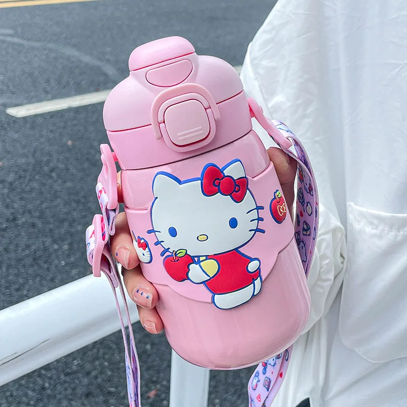 Sanrio, Красивая Милая Нежная Изолированная чашка Hello Kitty с крышкой, соломенный портативный плечевой ремень, детские подарки на день рождения
Sanrio, Красивая Милая Нежная Изолированная чашка Hello Kitty с крышкой, соломенный портативный плечевой ремень, детские подарки на день рождения