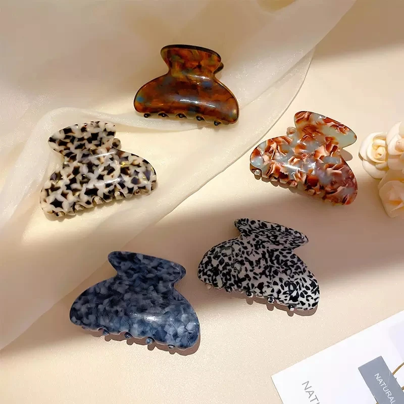 Wholesale Korean New Retro 6cm Small Leopard Tortoiseshell Hair Clip Claw Fashion Acetate Top Hair Clip For Graceful Girls
Wholesale Korean New Retro 6cm Small Leopard Tortoiseshell Hair Clip Claw Fashion Acetate Top Hair Clip For Graceful Girls
