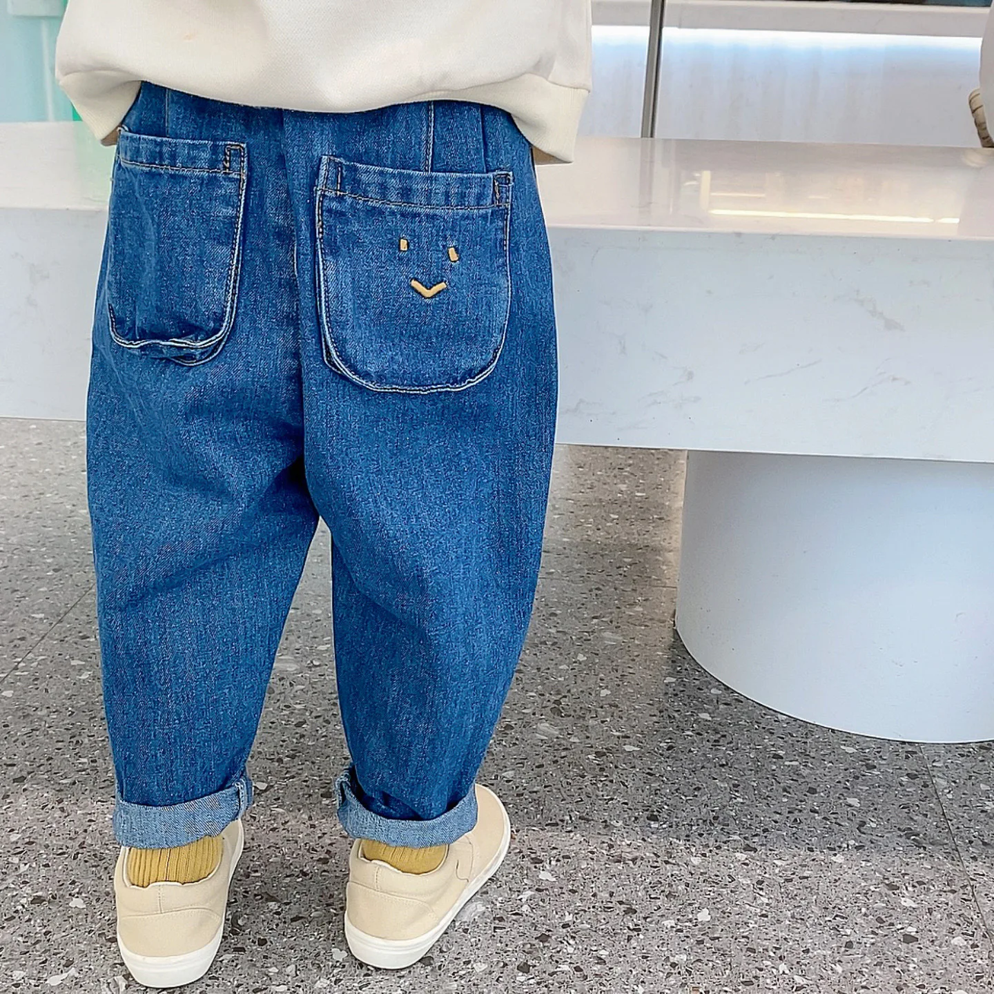 Children's Jeans 2023 Autumn New Girls Boys Casual Loose Denim Pants 1-7Y Kids Clothes Toddler Baby Soft Cotton Jeans Trousers
Children's Jeans 2023 Autumn New Girls Boys Casual Loose Denim Pants 1-7Y Kids Clothes Toddler Baby Soft Cotton Jeans Trousers