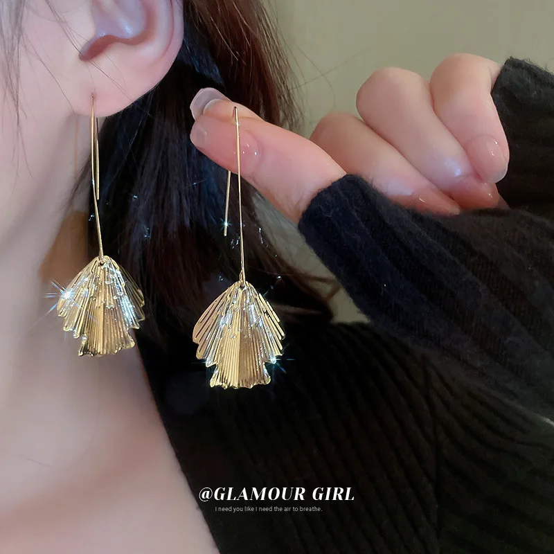 

Minar Personality Gold Silver Color Metal Pleated Leaf Long Drop Earrings for Women Leaves Hanging Dangle Earrings Oorbellen
