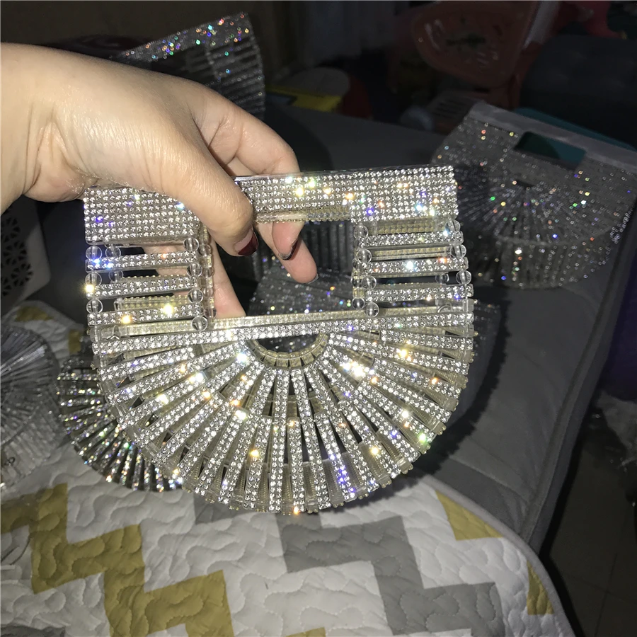 Luxury Acrylic Shiny Rhinestone Diamond Evening Clutch Bag Women's Hollow Handbag Wedding Party Bling Purse Shoulder Chain Bag
Luxury Acrylic Shiny Rhinestone Diamond Evening Clutch Bag Women's Hollow Handbag Wedding Party Bling Purse Shoulder Chain Bag