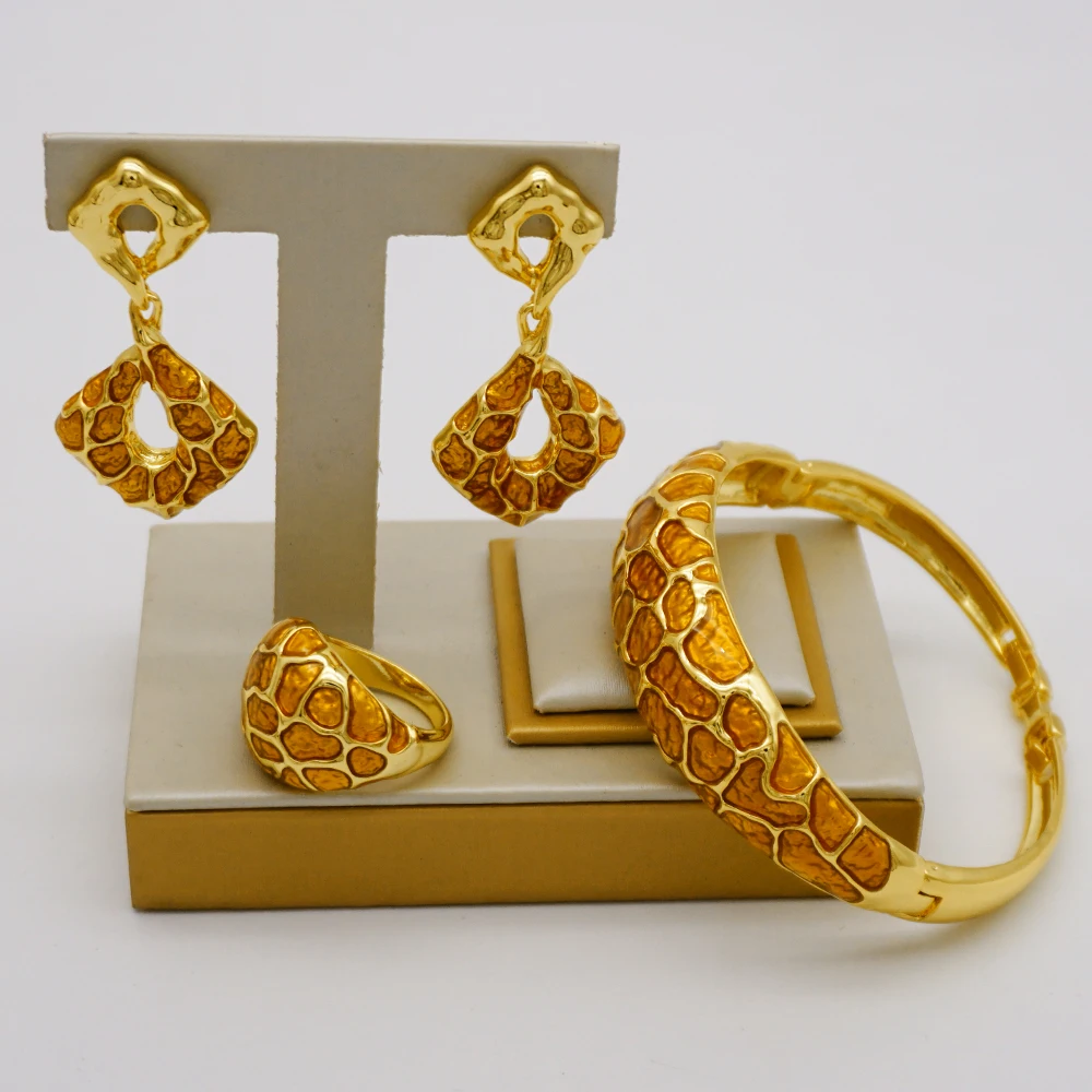 Fine Dubai India Style Vintage Bangle Earrings Ring Sets Geometric Jewelry Sets For Women Temperment Romantic Wedding Party Gift
Fine Dubai India Style Vintage Bangle Earrings Ring Sets Geometric Jewelry Sets For Women Temperment Romantic Wedding Party Gift