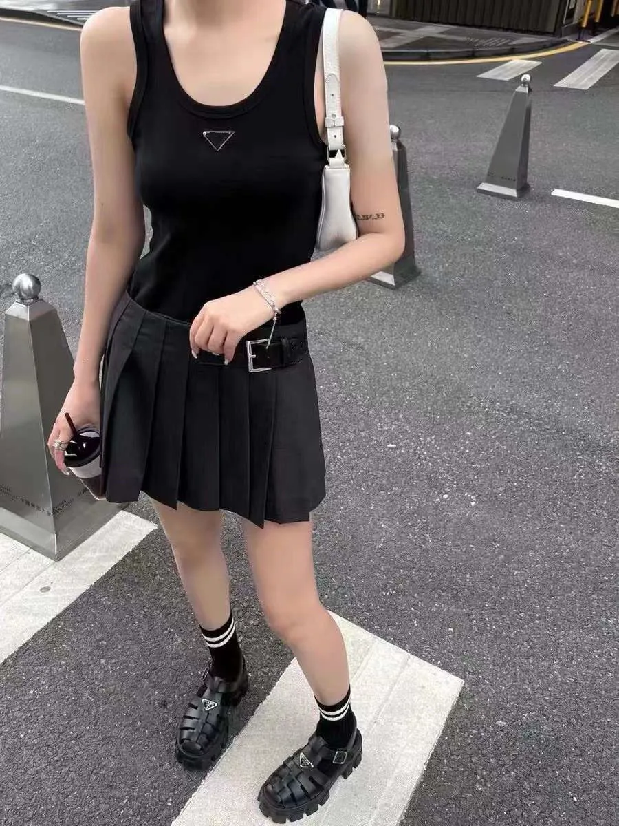 Women's Tank Tops Streetwear Women Y2k Top Short Casual Wear Summer Traf Dress Sexy Sleeveless Threaded Vest Lady Screw Thread
Women's Tank Tops Streetwear Women Y2k Top Short Casual Wear Summer Traf Dress Sexy Sleeveless Threaded Vest Lady Screw Thread