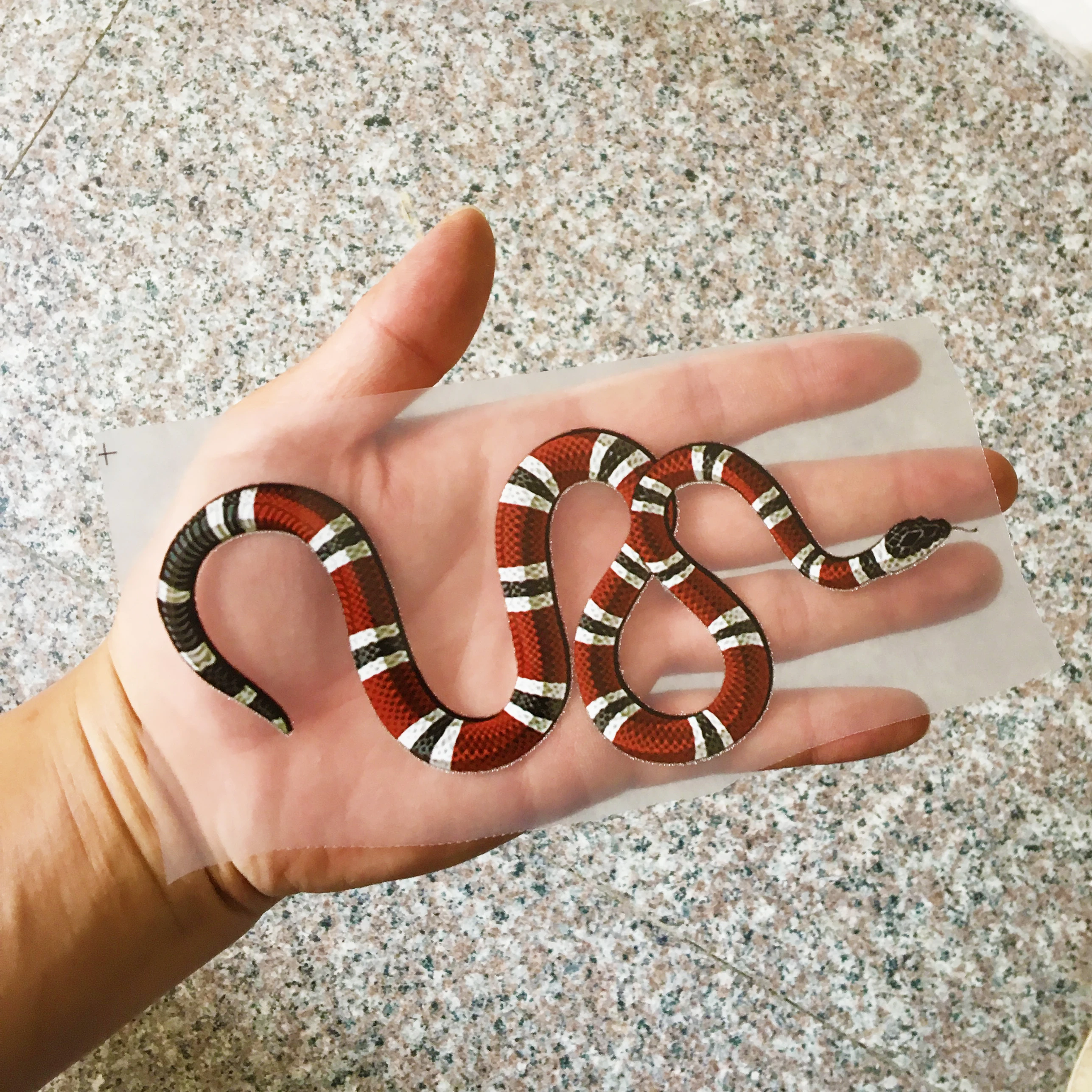 Iron on Patch Children Shirt Sticker 17cm Snake Hot Stamping Hot Transfer Sticker
Iron on Patch Children Shirt Sticker 17cm Snake Hot Stamping Hot Transfer Sticker