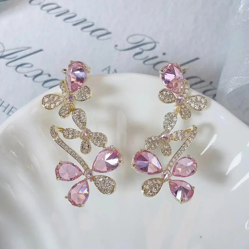 Fashion Lady's Butterfly Flower Ear Sweep Wrap Cuff Earrings Bridal Jewelry Paved Color Cubic Zirconia Climber CZ Earrings
Fashion Lady's Butterfly Flower Ear Sweep Wrap Cuff Earrings Bridal Jewelry Paved Color Cubic Zirconia Climber CZ Earrings