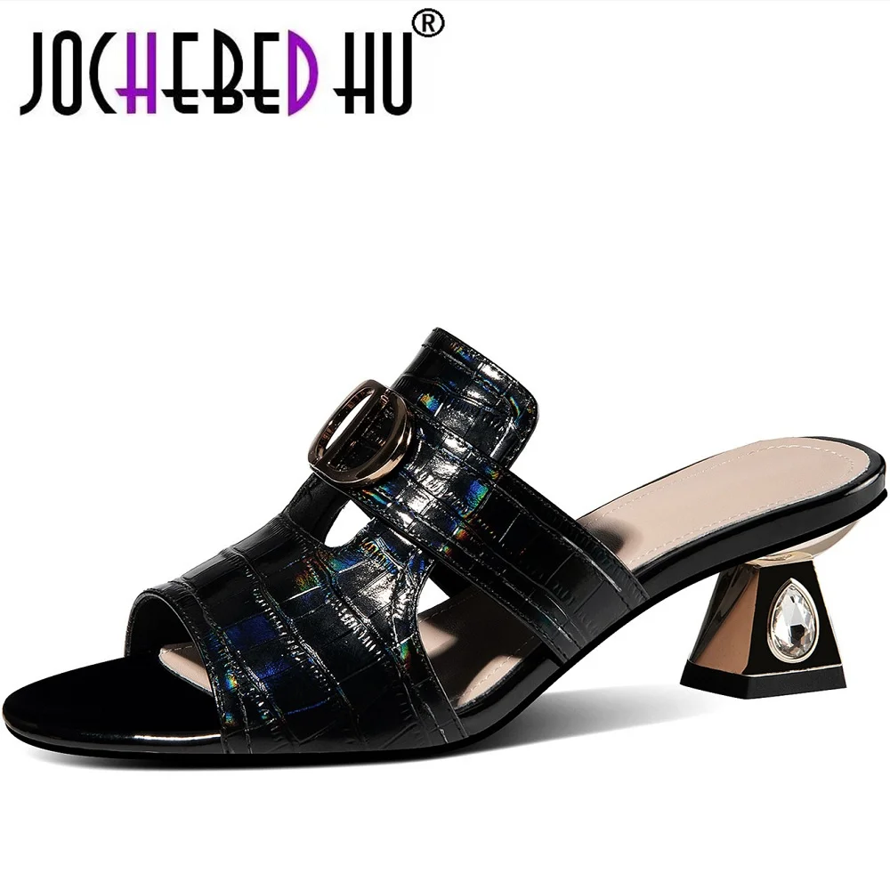【JOCHEBED HU】New Fashion Womens Slipper High Heel Summer Slippers Ladies Block Heel peep Toe sandal Luxury leather Slides 34-42
【JOCHEBED HU】New Fashion Womens Slipper High Heel Summer Slippers Ladies Block Heel peep Toe sandal Luxury leather Slides 34-42