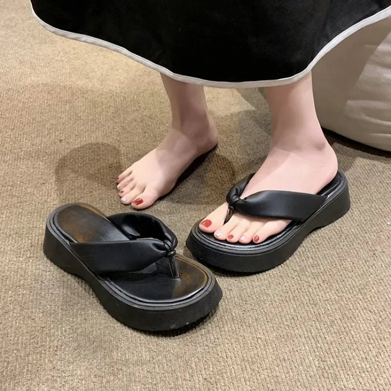 2023 Summer Beach Flip Flip Fashion Slip On Women Slipper Elegant Ladies Outdoor Thick Sole Vacation Flats Casual Sandalias New
2023 Summer Beach Flip Flip Fashion Slip On Women Slipper Elegant Ladies Outdoor Thick Sole Vacation Flats Casual Sandalias New