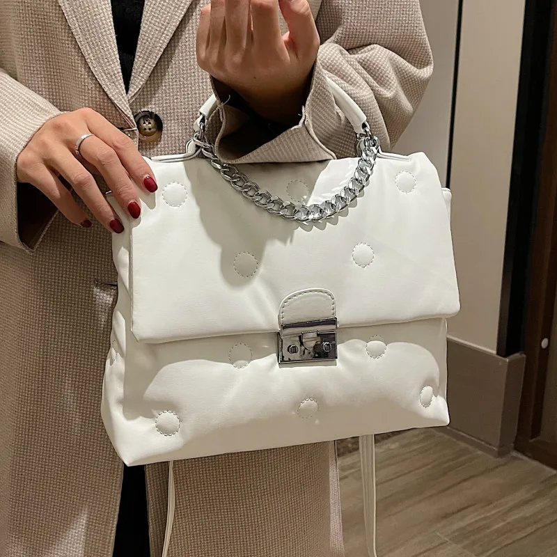 White Chain Shoulder Bags for Women Rivet Leather Crossbody BagMessenger Bag All Match Flap Ladies Handbags Sac
White Chain Shoulder Bags for Women Rivet Leather Crossbody BagMessenger Bag All Match Flap Ladies Handbags Sac