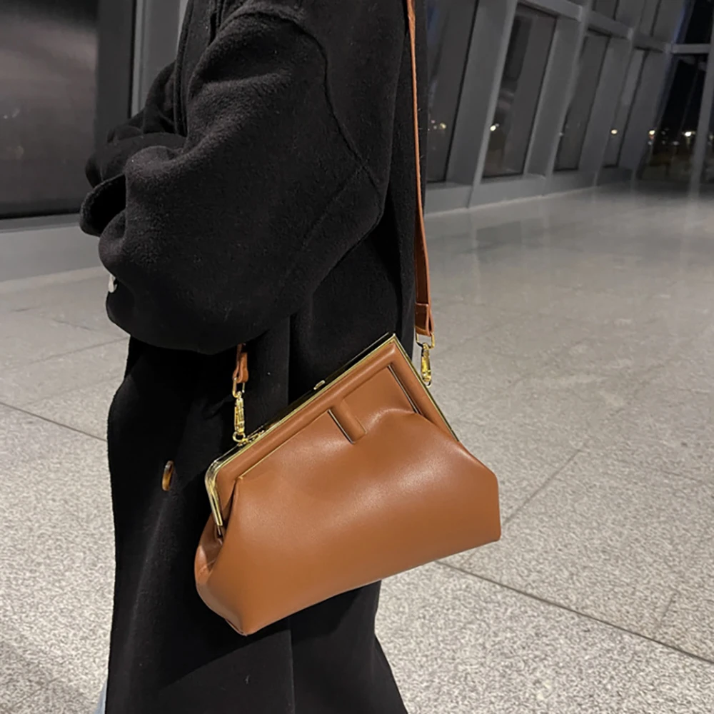 PU Bags For Women Handbag New 2022 Trend Small Single Shoulder Slope Design Crossbody Luxury Saddle Brown Bag Purses Fashion
PU Bags For Women Handbag New 2022 Trend Small Single Shoulder Slope Design Crossbody Luxury Saddle Brown Bag Purses Fashion
