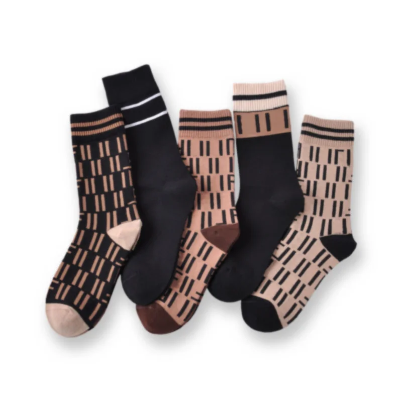 New Fashion Socks Luxury Letters Trend Brand Cotton Logo F Men Women Tube Big Design High-end Breathable Warm Socks 5 Pairs
New Fashion Socks Luxury Letters Trend Brand Cotton Logo F Men Women Tube Big Design High-end Breathable Warm Socks 5 Pairs
