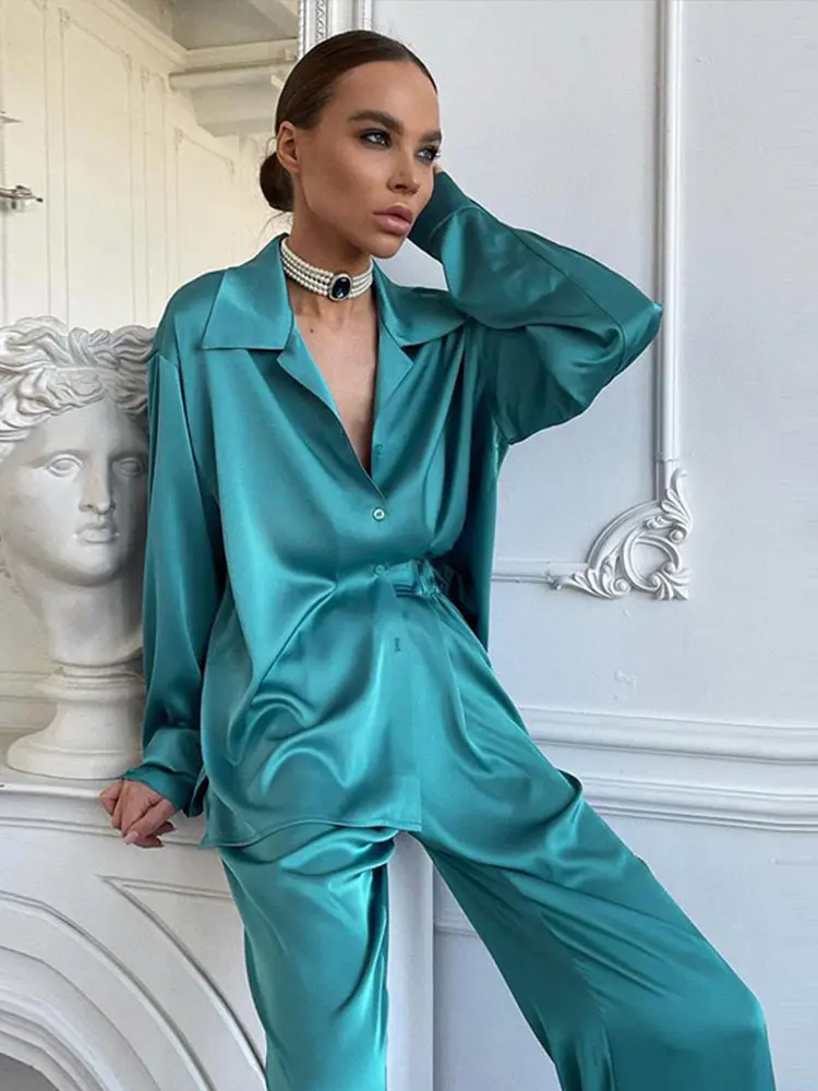 Casual Solid Satin Lapel Two Pieces Outfits Women Long Sleeve Single Breasted Shirt Trouser Set 2022 Fashion Wide Leg Pants Suit
Casual Solid Satin Lapel Two Pieces Outfits Women Long Sleeve Single Breasted Shirt Trouser Set 2022 Fashion Wide Leg Pants Suit
