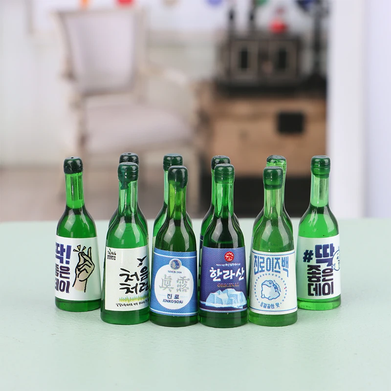 10Pcs/lot 1:12 Dollhouse Miniature Drinks Korean Beer Bottles Model Doll House Kitchen Pub Bar Room Decoration
10Pcs/lot 1:12 Dollhouse Miniature Drinks Korean Beer Bottles Model Doll House Kitchen Pub Bar Room Decoration