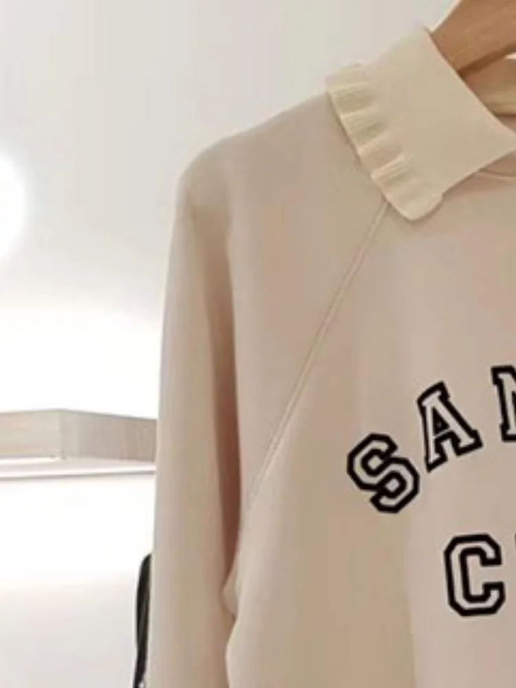 2023 Autumn and Winter New Women Hoodie Contrast Color Flocking Doll Collar Letter Print Long-sleeved Sweater
2023 Autumn and Winter New Women Hoodie Contrast Color Flocking Doll Collar Letter Print Long-sleeved Sweater