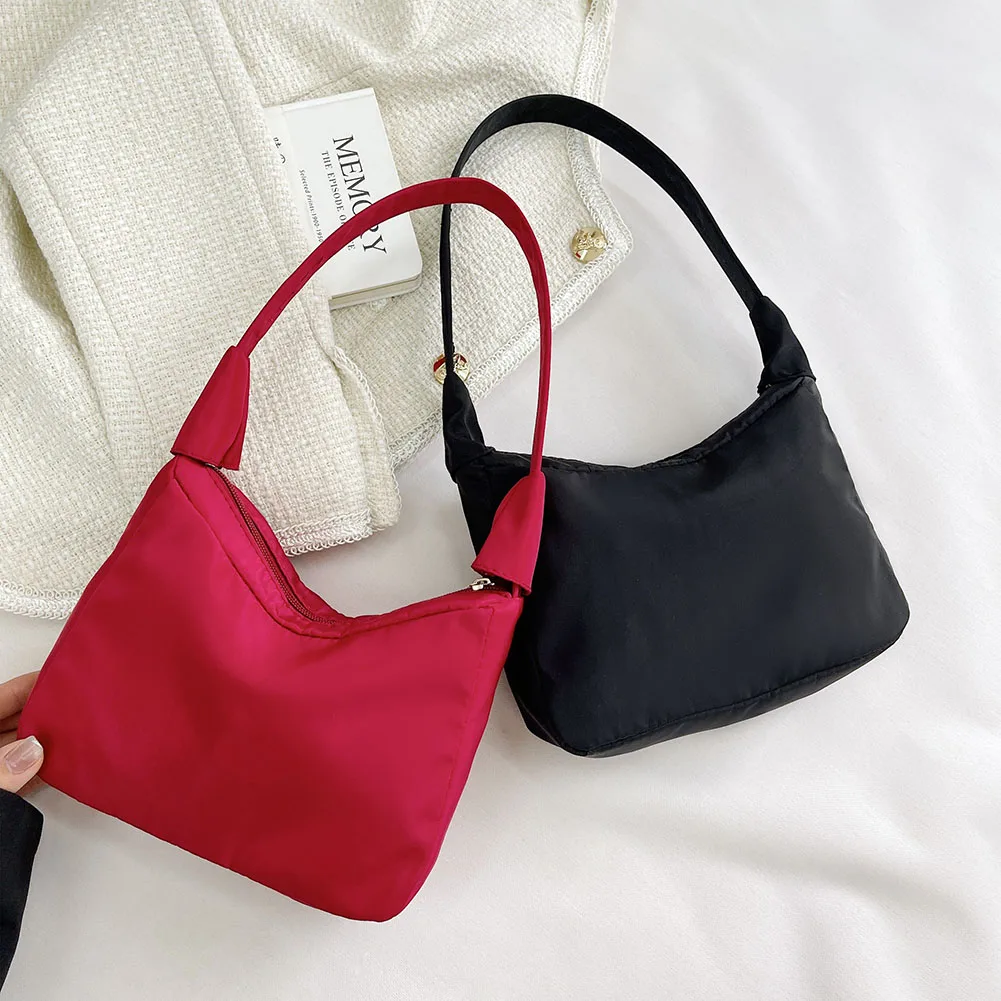 Women Shoulder Bag Nylon Solid Color Crossbody Bag Lady Casual Crescent Shape Underarm Bag Retro Dumpling Classical Purse
Women Shoulder Bag Nylon Solid Color Crossbody Bag Lady Casual Crescent Shape Underarm Bag Retro Dumpling Classical Purse