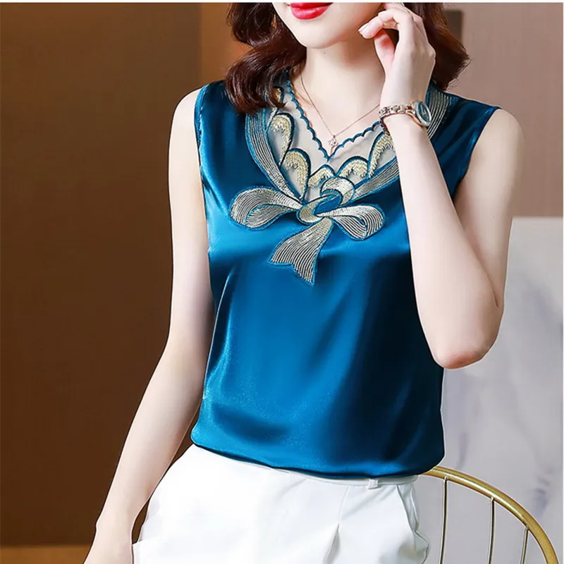 2022 Summer Satin Women's Tank Tops Sexy Crop Vest Printing Vintage Clothing Female Off Shoulder Lace V-neck Wine Red Women Tops
2022 Summer Satin Women's Tank Tops Sexy Crop Vest Printing Vintage Clothing Female Off Shoulder Lace V-neck Wine Red Women Tops