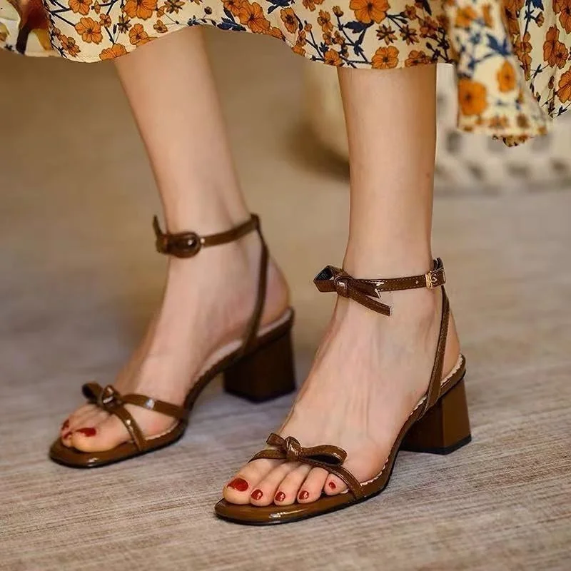 2022 Summer Sandals Fashion Casual Sexy Square Heel Sandals Women Bow Mid Heel Women's High Heels Open Toe Sandals Women
2022 Summer Sandals Fashion Casual Sexy Square Heel Sandals Women Bow Mid Heel Women's High Heels Open Toe Sandals Women