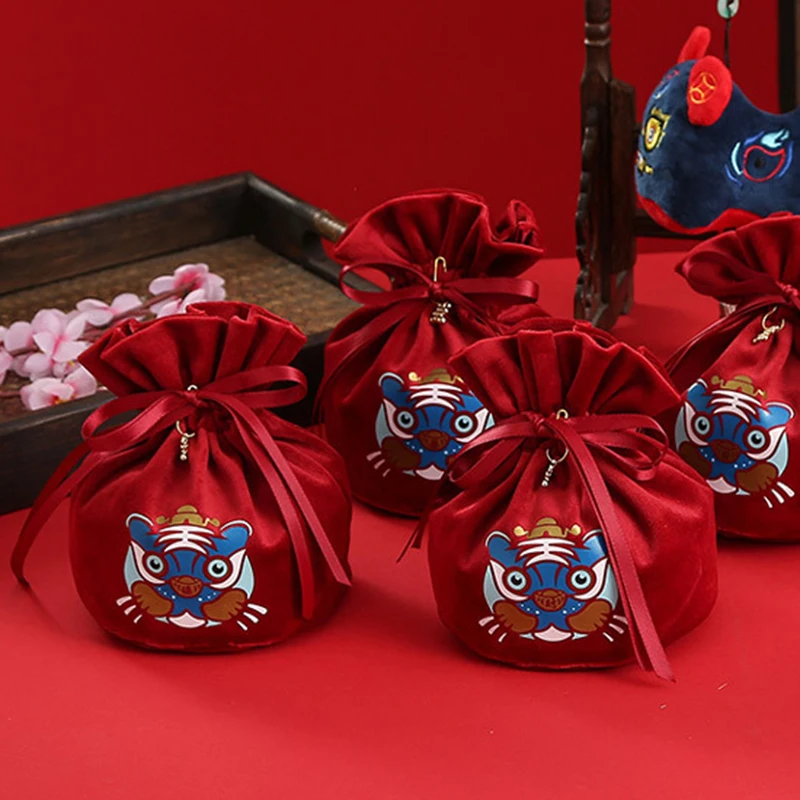 10Pcs Velvet Easter Bags Cute Tiger Gift Packing Bags Dropshipping 2022 New Year Chocolate Candy Bags Luck Red Bag Wedding Party 
10Pcs Velvet Easter Bags Cute Tiger Gift Packing Bags Dropshipping 2022 New Year Chocolate Candy Bags Luck Red Bag Wedding Party