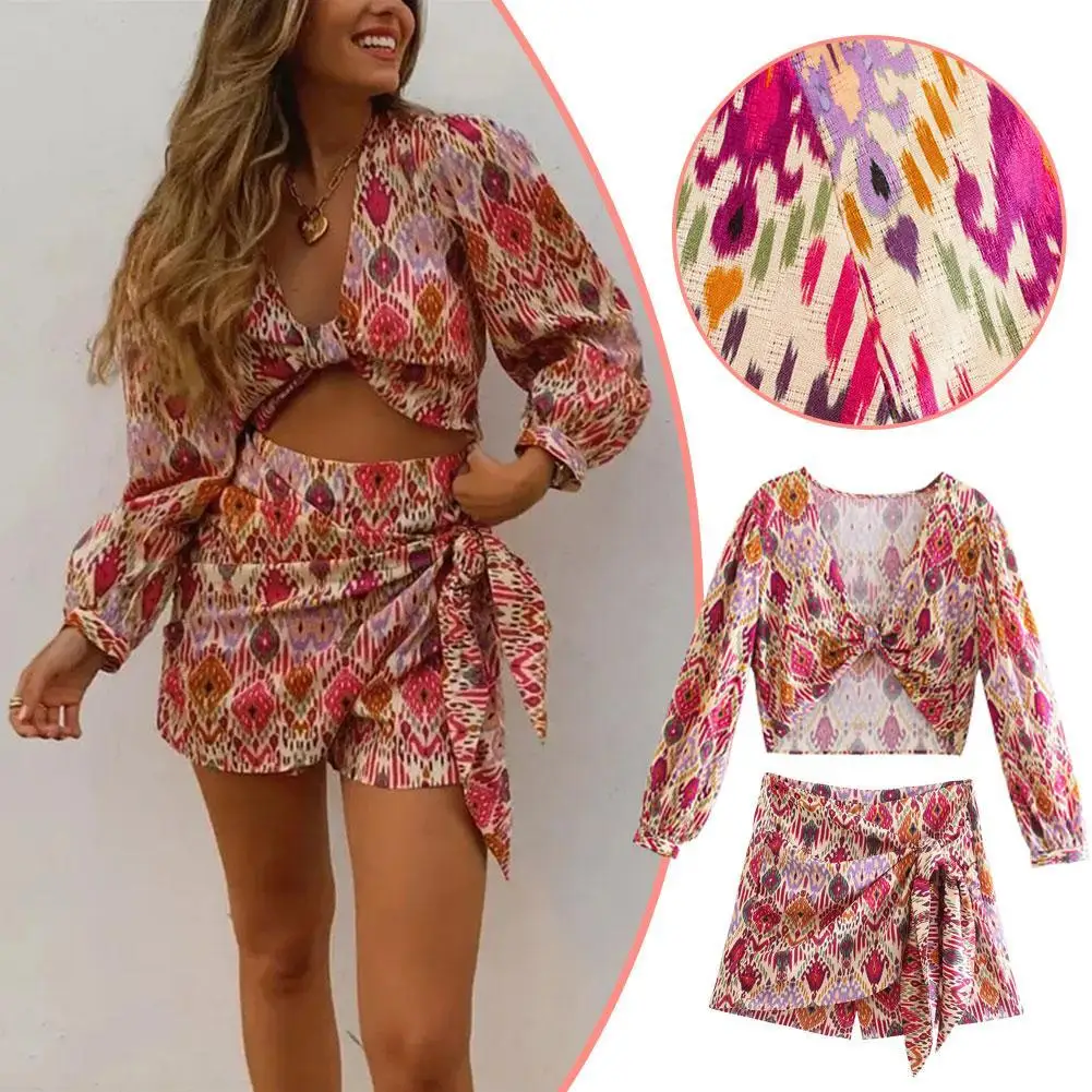 2023 V-neck Knotted Design Print Embellished Women's Top High Waist Knotted Shorts Pants Summer Beach Casual Shorts
2023 V-neck Knotted Design Print Embellished Women's Top High Waist Knotted Shorts Pants Summer Beach Casual Shorts