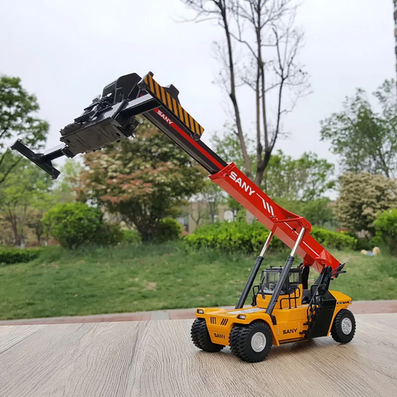 Модель в масштабе 1:50, литый под давлением, тяжелая промышленность, Ричстакер, контейнер, кран, инженерный грузовик, коллекционная витрина, подарки для поклонников
Модель в масштабе 1:50, литый под давлением, тяжелая промышленность, Ричстакер, контейнер, кран, инженерный грузовик, коллекционная витрина, подарки для поклонников