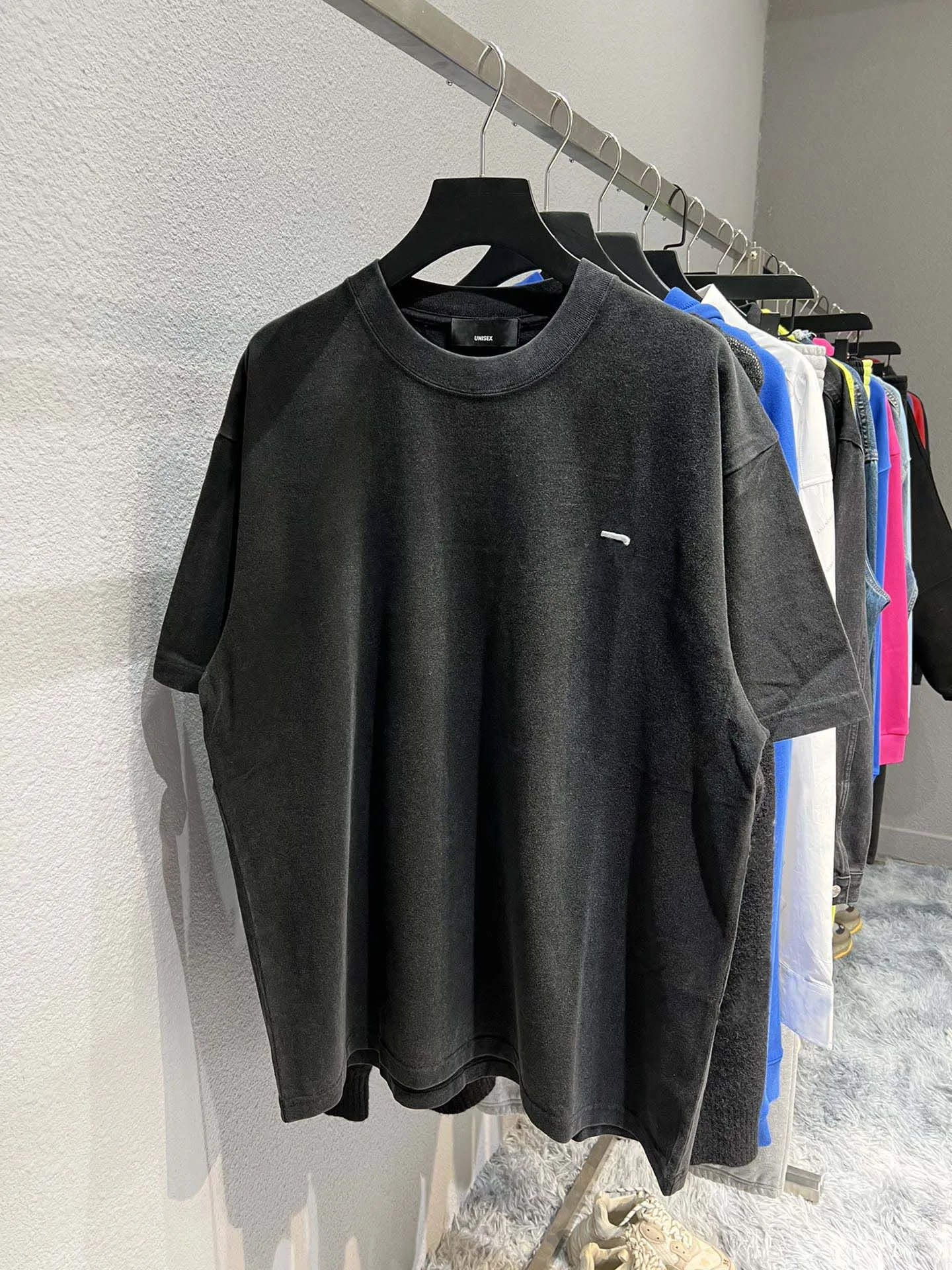 2022ss Luxury Logo Embroidery Women Men Short Sleeve T shirts tees Hiphop Oversized Men Thick T shirt
2022ss Luxury Logo Embroidery Women Men Short Sleeve T shirts tees Hiphop Oversized Men Thick T shirt