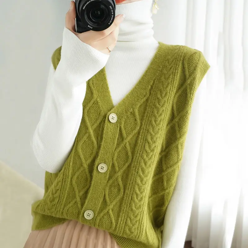 Women Vest All-match Korean Style V-neck Knitted Sweater Leisure Student Sleeveless Waistcoat Female Vintage Vest Outerwear B02
Women Vest All-match Korean Style V-neck Knitted Sweater Leisure Student Sleeveless Waistcoat Female Vintage Vest Outerwear B02