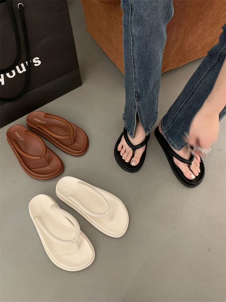 Summer Flat Leisure Sandal Female Flip Flop Beach Outdoor Sandals Home Slides Women's Thick Platform Slippers Zapatillas Mujer
Summer Flat Leisure Sandal Female Flip Flop Beach Outdoor Sandals Home Slides Women's Thick Platform Slippers Zapatillas Mujer