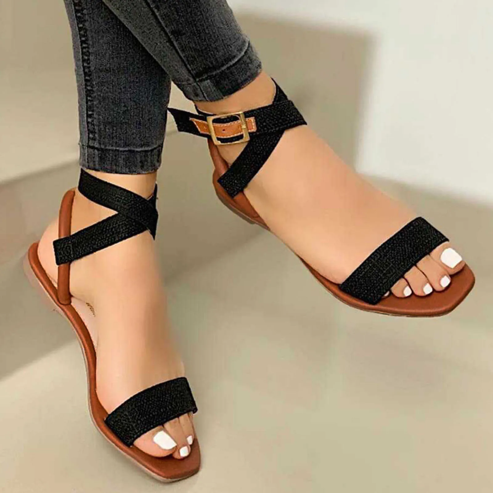 Solid Woman Shoes Fashion Summer Large Size Buckle Flat Women Sandals Casual Open Toe Female Footwear New Ladies Sandalias Shoes 
Solid Woman Shoes Fashion Summer Large Size Buckle Flat Women Sandals Casual Open Toe Female Footwear New Ladies Sandalias Shoes