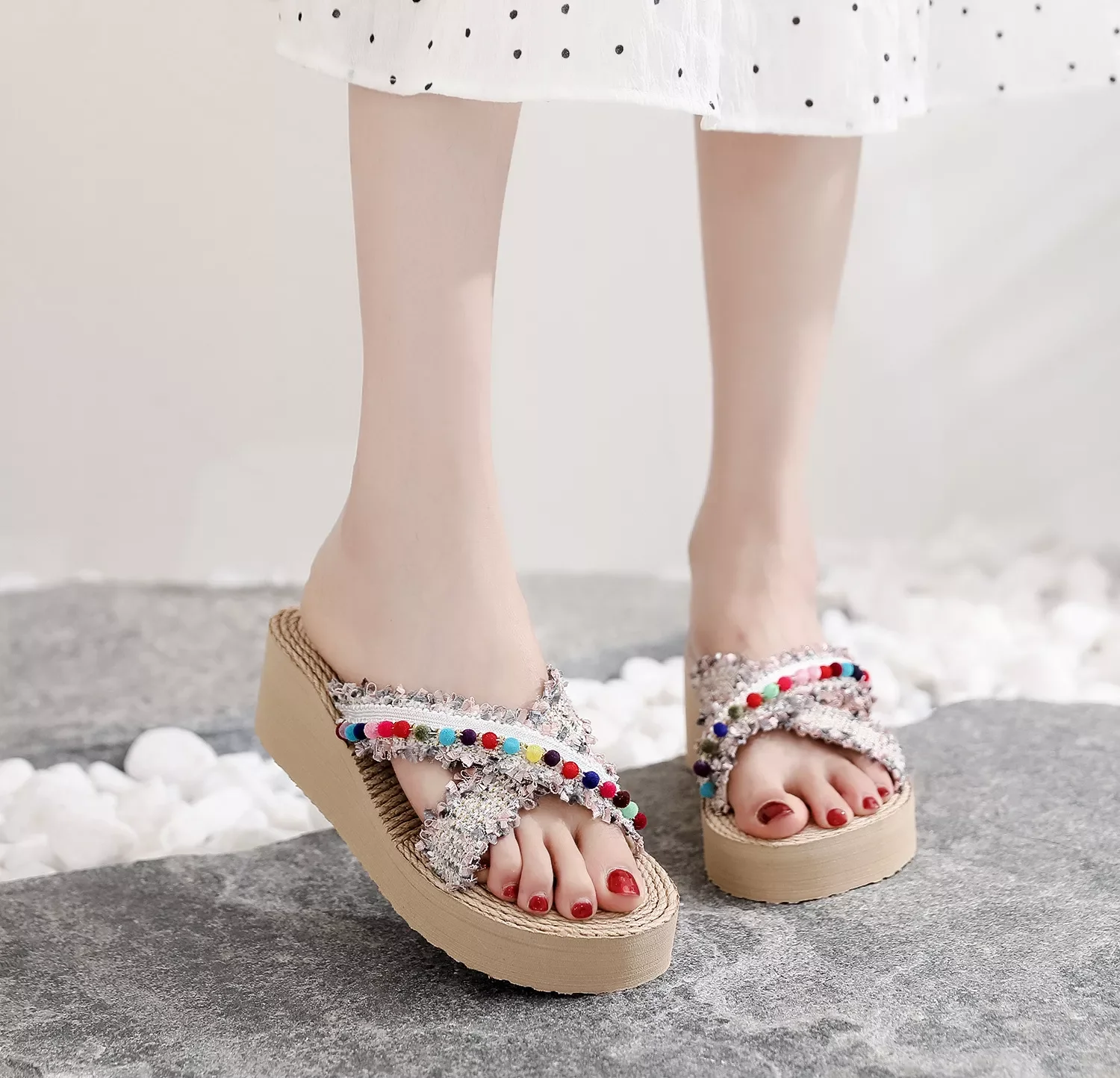word procrastinates fashion platform ins lace wear cool slippers female summer new pinch out sea beach shoes
word procrastinates fashion platform ins lace wear cool slippers female summer new pinch out sea beach shoes