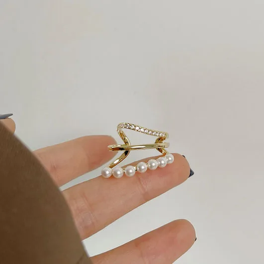 New Multi-layer Zircon Pearl Beads Luxury Design No Piercing Clip Earrings For Women Korean Japanese Charms Ear Jewelry Gift
New Multi-layer Zircon Pearl Beads Luxury Design No Piercing Clip Earrings For Women Korean Japanese Charms Ear Jewelry Gift