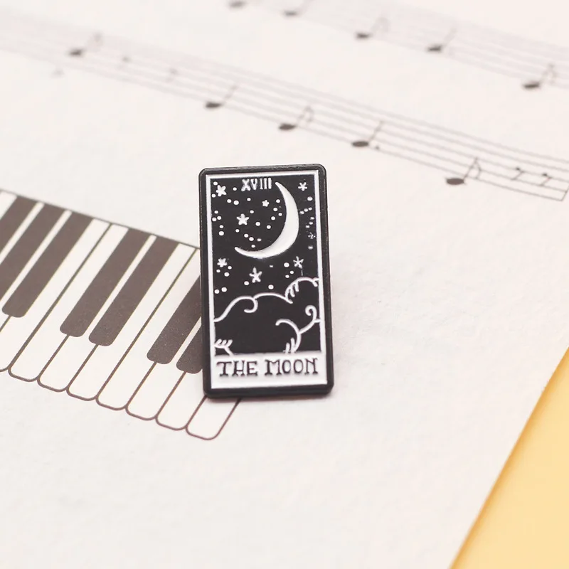 Tarot Card Luna Brooch Personality Creative Moon Star Metal Enamel Badge THE MOON Girl Boy Decorative Pin Logo Steven Universe
Tarot Card Luna Brooch Personality Creative Moon Star Metal Enamel Badge THE MOON Girl Boy Decorative Pin Logo Steven Universe
