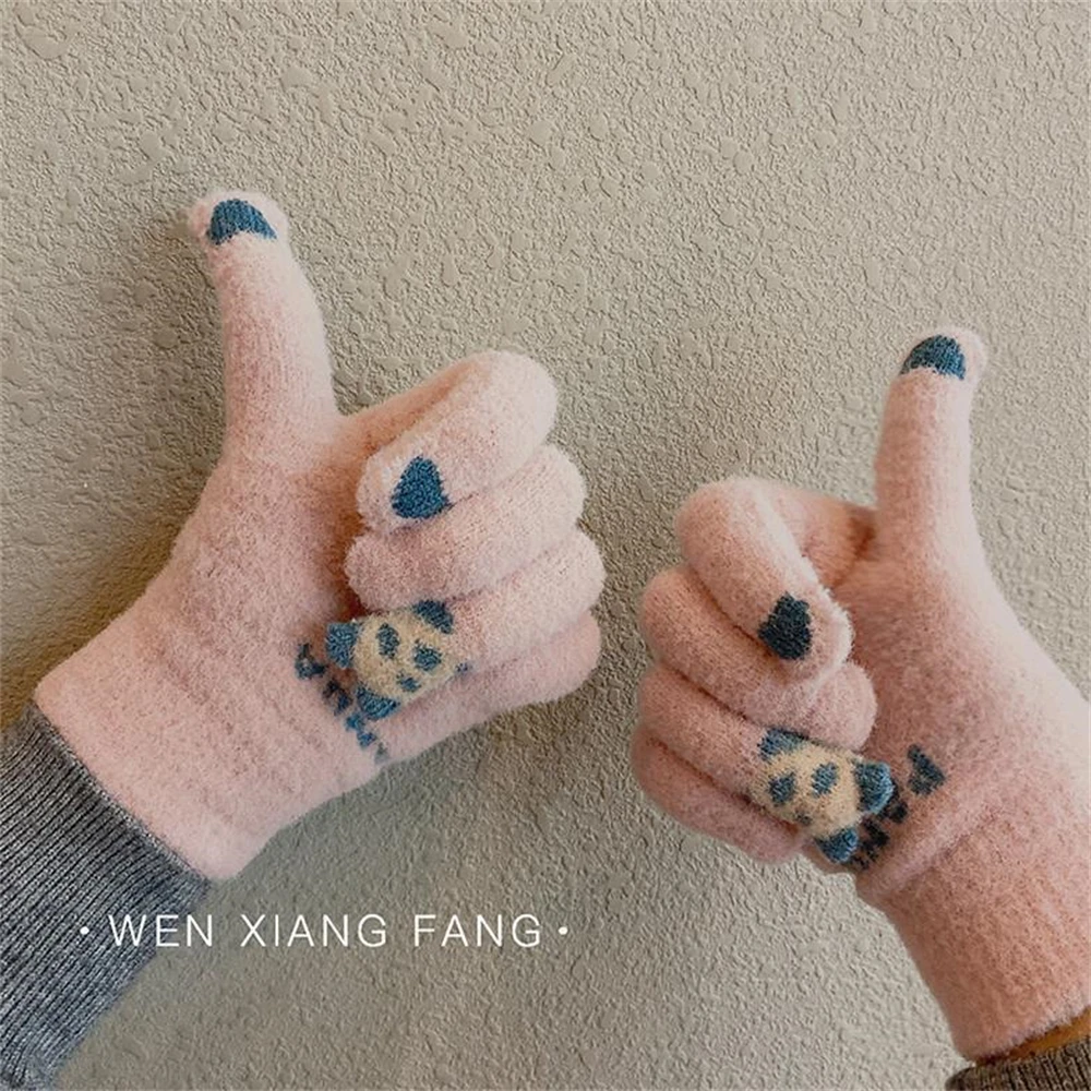 Female winter cute panda plus velvet warm and cold riding students windproof touch-screen gloves JT-30
Female winter cute panda plus velvet warm and cold riding students windproof touch-screen gloves JT-30