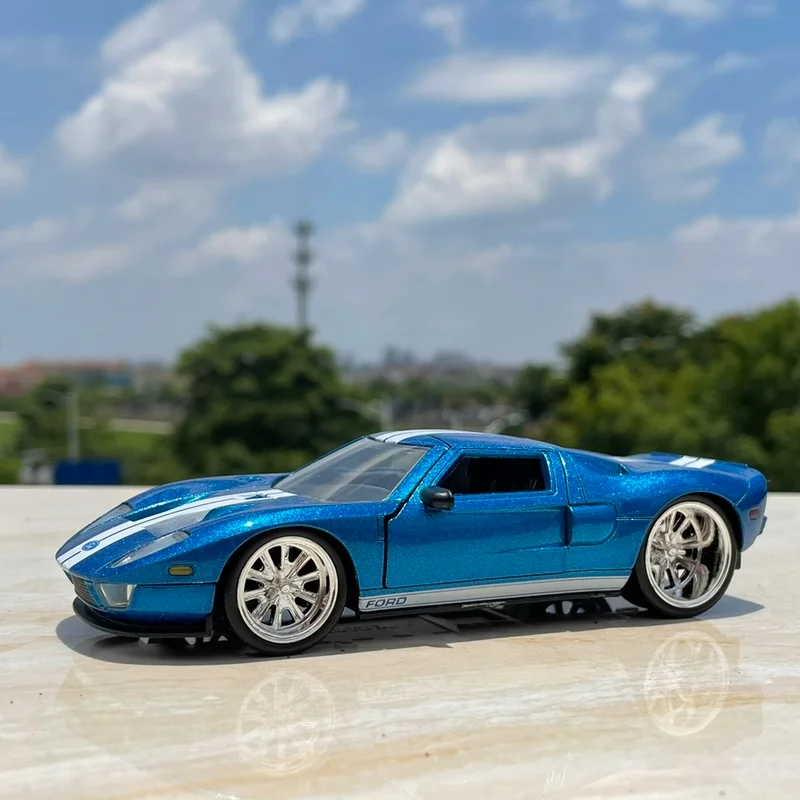 Diecast Car 1/32 Scale Vehicles 14cm Ford GT Metal Car Model Toy Collections Ornament Birthday Gifts for Boys
Diecast Car 1/32 Scale Vehicles 14cm Ford GT Metal Car Model Toy Collections Ornament Birthday Gifts for Boys